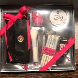 Beauty Blender Holiday Travel gift set w/brushes